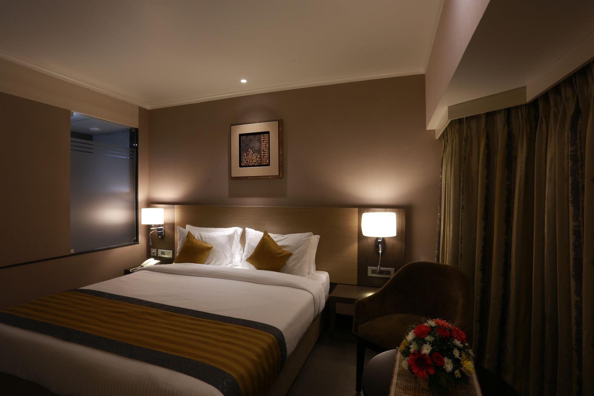 Grande Delmon Hotel Panadzsi Kültér fotó