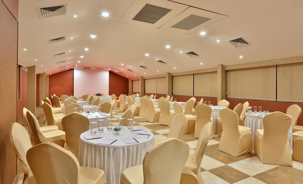 Grande Delmon Hotel Panadzsi Kültér fotó