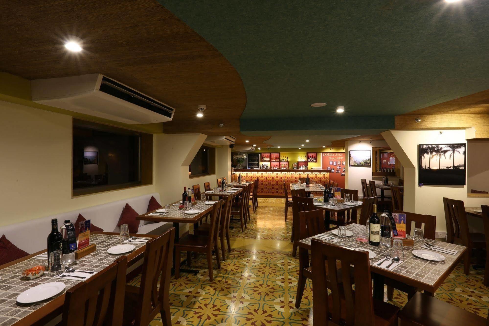 Grande Delmon Hotel Panadzsi Kültér fotó