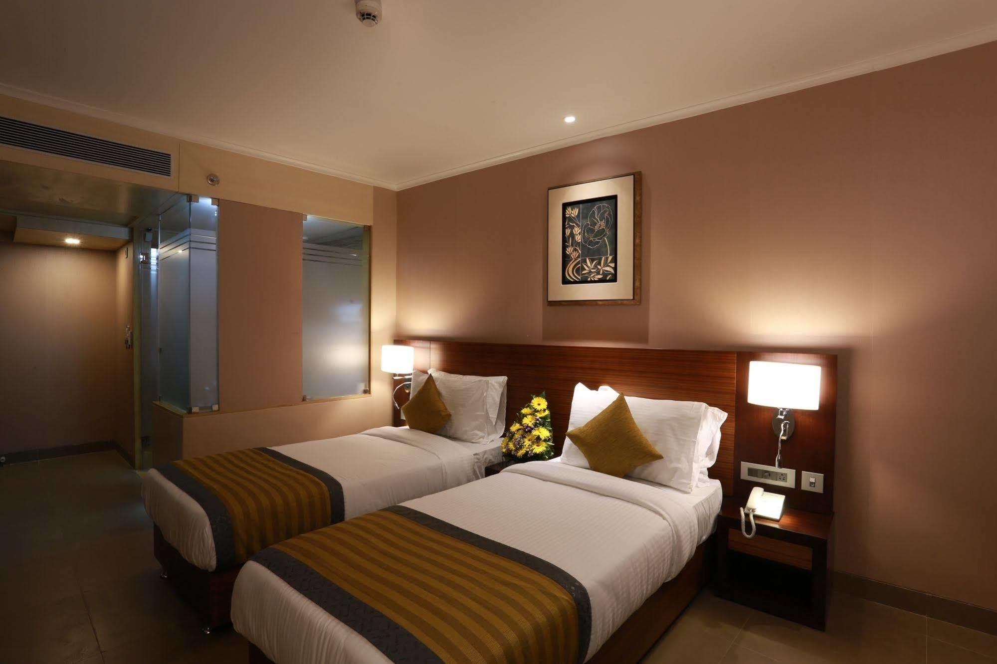 Grande Delmon Hotel Panadzsi Kültér fotó